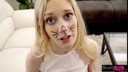 Худенькая блондиночка обкончалась во время траха от первого лица